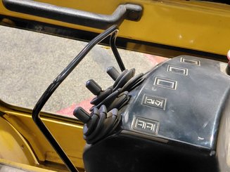 Chariot élévateur frontal 4 roues Caterpillar GP25 - 8