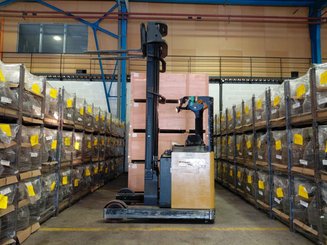 Chariot à mât rétractable Hyster HYR2.0