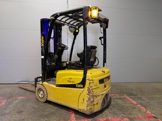 Chariot élévateur frontal 3 roues Yale ERP16VT SWB