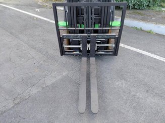 Chariot élévateur frontal 4 roues Hangcha XC25i