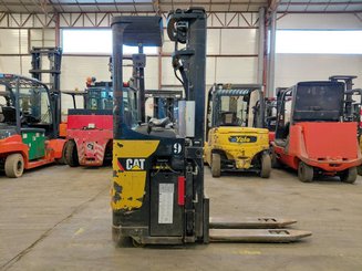 Gerbeur porté debout Caterpillar NSR20N