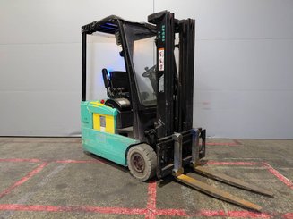 Chariot élévateur frontal 3 roues Yale ERP16 ATF