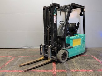 Chariot élévateur frontal 3 roues Yale ERP16 ATF