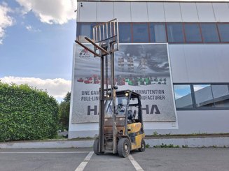 Chariot élévateur frontal 4 roues Yale gdp16vx