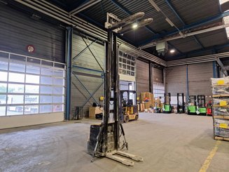 Gerbeur accompagnant Caterpillar NSP16N2 - 9