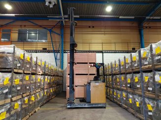 Chariot à mât rétractable Hyster HYR2.0