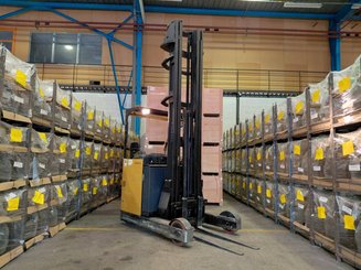 Chariot à mât rétractable Hyster HYR2.0