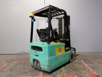 Chariot élévateur frontal 3 roues Yale ERP16 ATF