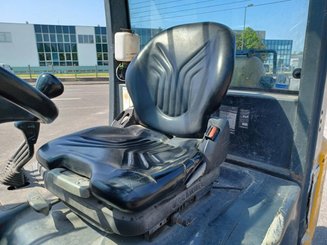 Chariot élévateur frontal 4 roues Jungheinrich TFG425500ZT
