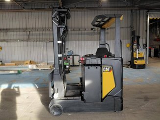 Chariot à mât rétractable Caterpillar NR16N2