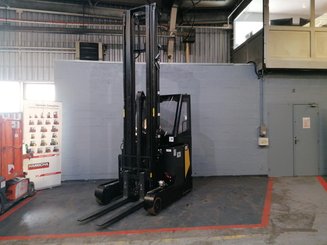 Chariot à mât rétractable Caterpillar NR20N2H