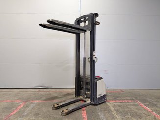 Gerbeur accompagnant Crown WF3000