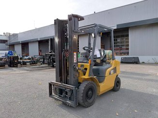 Chariot élévateur frontal 4 roues Caterpillar GP25N