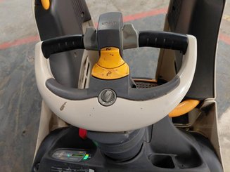 Transpalette porté debout Crown WT3040 2.00 - 6