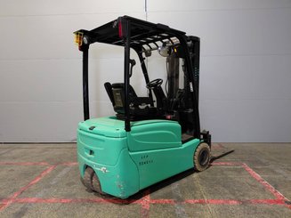 Chariot élévateur frontal 3 roues Yale ERP20VTLWB