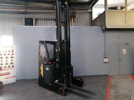 Chariot à mât rétractable Caterpillar NR20N2H - 1