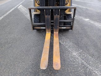 Chariot élévateur frontal 4 roues Caterpillar EP25K