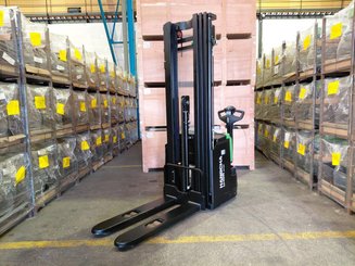 Gerbeur accompagnant Hangcha CDD16-XT1-SI