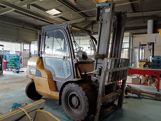 Chariot élévateur frontal 4 roues Caterpillar DP50NT - 1