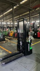 Gerbeur accompagnant Hangcha CDD12-AMC2-Li