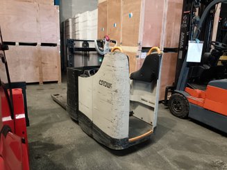 Gerbeur accompagnant Crown DT3040 2.0