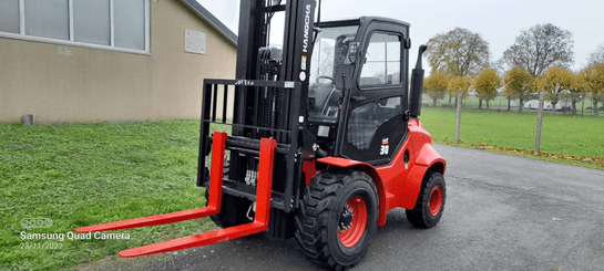 Chariot élévateur tout terrain Hangcha TT30-2