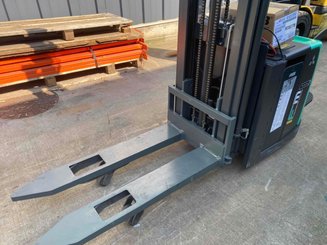 Gerbeur à plate-forme rabattable Mitsubishi SBV12P - 9