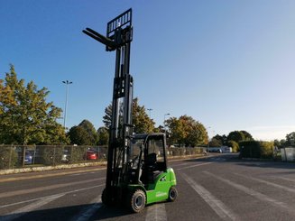 Chariot élévateur frontal 4 roues Hangcha XC35i