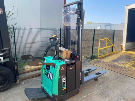 Gerbeur à plate-forme rabattable Mitsubishi SBV12P - 1