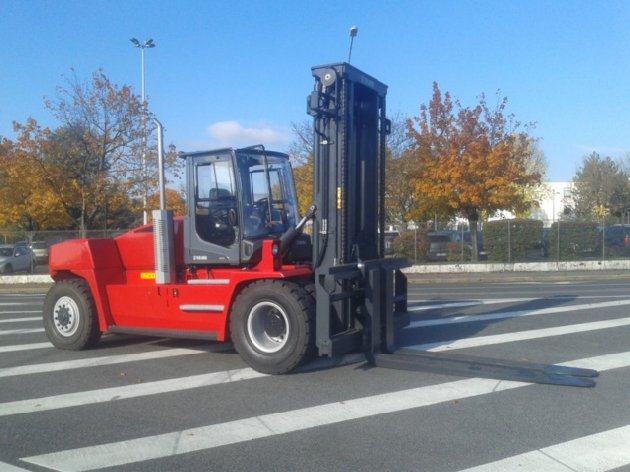 Chariot élévateur frontal 4 roues Kalmar DCG160-12 - 1