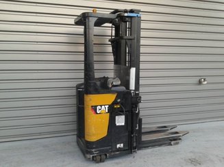 Gerbeur porté debout Caterpillar NSR20N