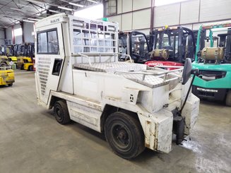 Tracteur de remorquage Charlatte T135
