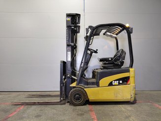 Chariot élévateur frontal 3 roues Caterpillar EP16NT