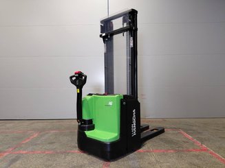 Gerbeur accompagnant Hangcha CDD16-XT1-SIL