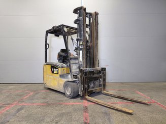 Chariot élévateur frontal 3 roues Caterpillar EP20PNT - 1