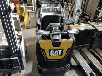 Tracteur de remorquage Caterpillar NTR30N