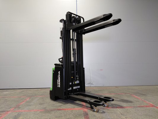 Gerbeur accompagnant Hangcha CDD16-XT1-SIL - 1