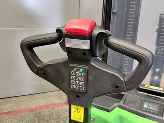 Gerbeur accompagnant Hangcha CDD16-XT1-SI