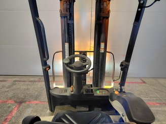 Chariot élévateur frontal 4 roues Crown SCF6040-18 - 7