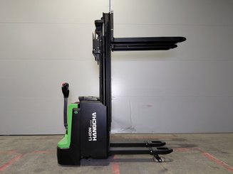 Gerbeur accompagnant Hangcha CDD16-XT1-SIL