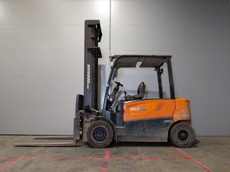 Chariot élévateur frontal 4 roues Doosan B50X-7