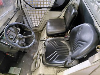 Tracteur de remorquage Charlatte T135