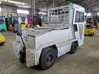 Tracteur de remorquage Charlatte T135