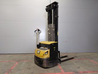 Gerbeur accompagnant Caterpillar NSP16N2 - 1
