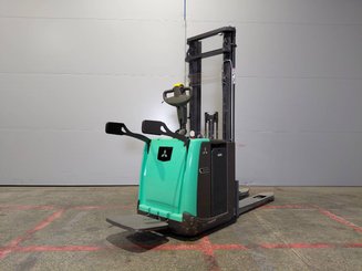 Gerbeur à plate-forme rabattable Mitsubishi SBV12P