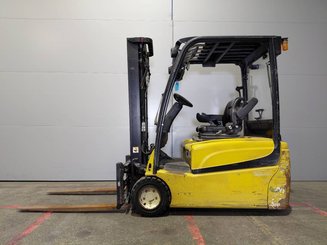 Chariot élévateur frontal 4 roues Yale ERP20