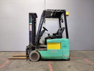 Chariot élévateur frontal 3 roues Yale ERP16 ATF