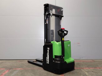 Gerbeur accompagnant Hangcha CDD16-XT1-SI