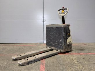 Transpalette accompagnant Crown WP3020-2.0