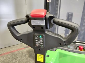 Gerbeur accompagnant Hangcha CDD16-XT1-SI